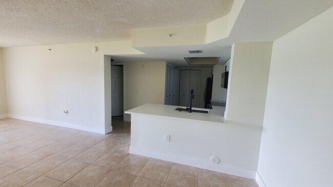 Building Photo - 5011 Wiles Rd