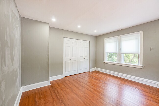 Building Photo - 510 S 48th St