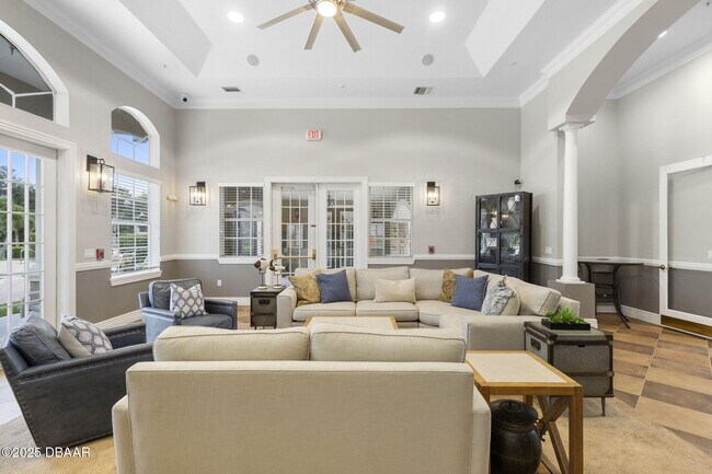 Building Photo - 940 Village Trail