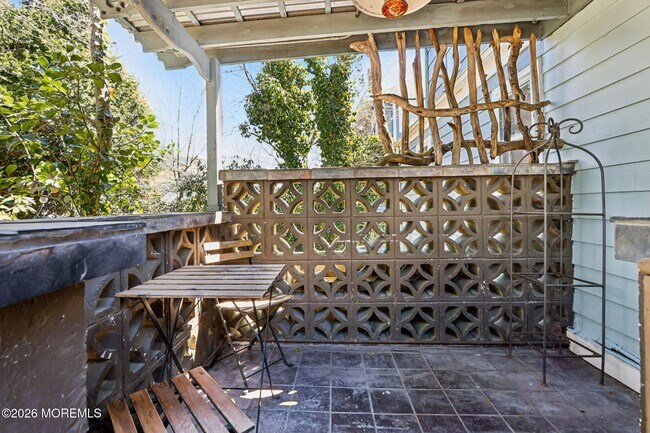 Building Photo - 15 Woolley Ave