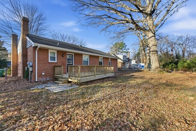 Building Photo - 8410 Yolanda Rd