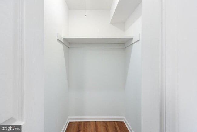 Building Photo - 32 E Elm St