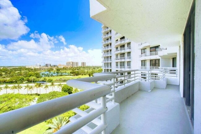 Building Photo - 3300 NE 192 St