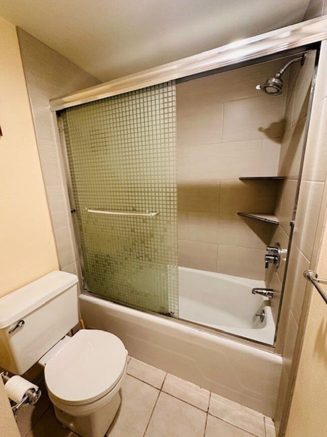 Building Photo - 2Bd/1Ba Seattle Home