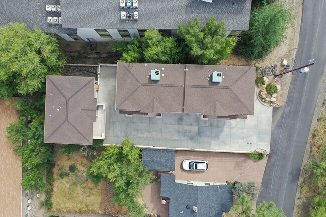 Building Photo - 221 Spring St