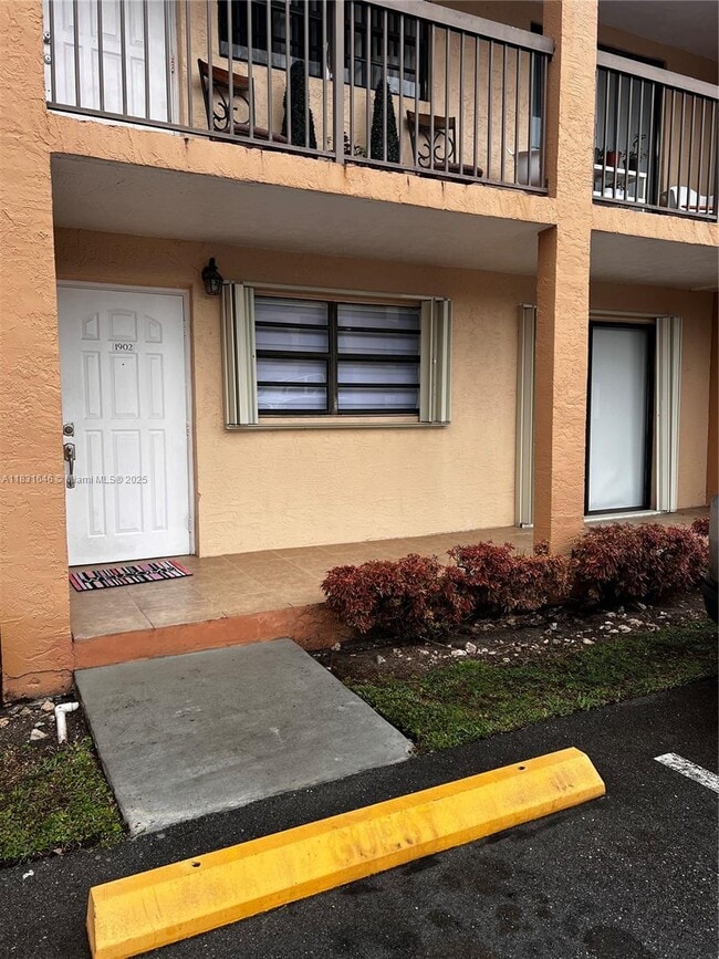 Primary Photo - 18216 Mediterranean Blvd