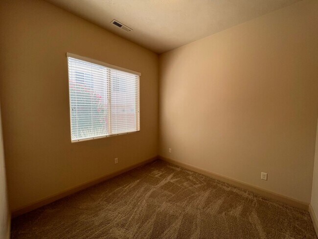 Building Photo - 253 N 2530 W