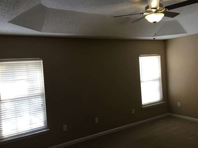 Building Photo - 108 Hampshire Dr