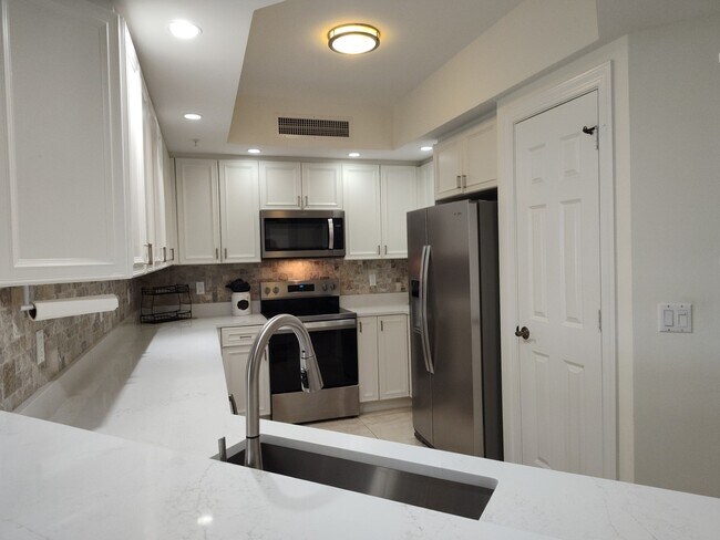 Building Photo - 1065 Borghese Ln