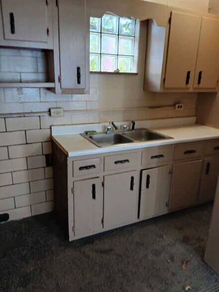 Building Photo - 502 Pike St