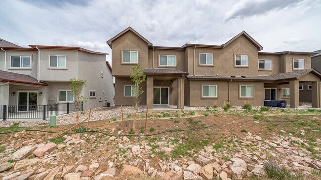 Building Photo - Paired Patio Home in Mountain Shadows