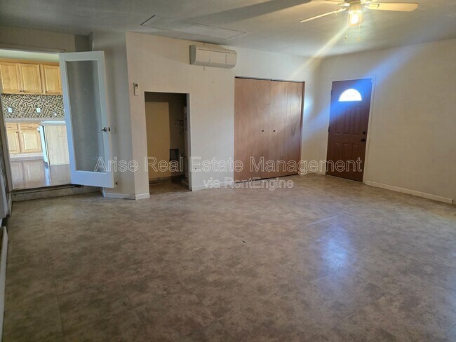 Building Photo - 803 Scenic Loop