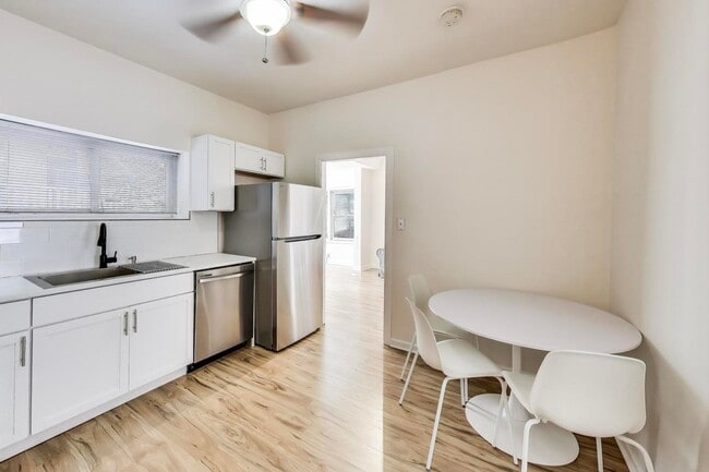 Building Photo - 2643 N Mildred Ave