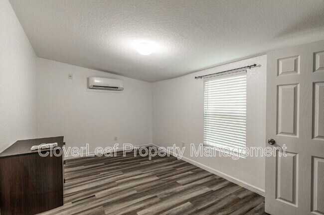 Building Photo - 2735 Pecan Valley Dr