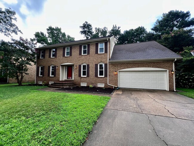 Building Photo - Large 6 bedroom home with Pool in Virginia Beach