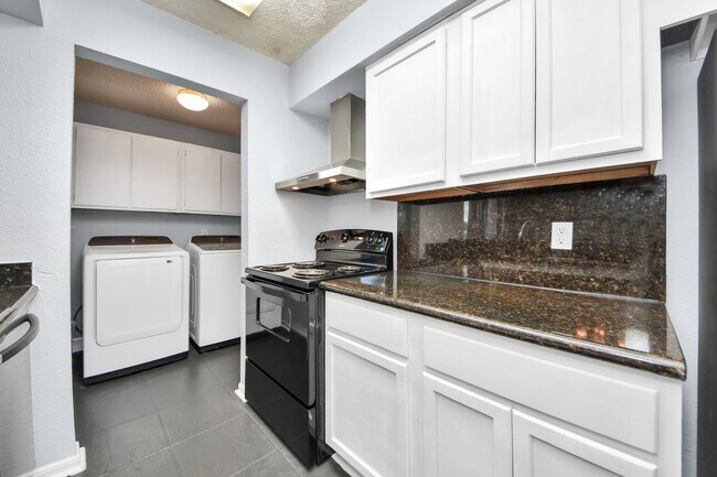 Building Photo - 250 El Dorado Blvd