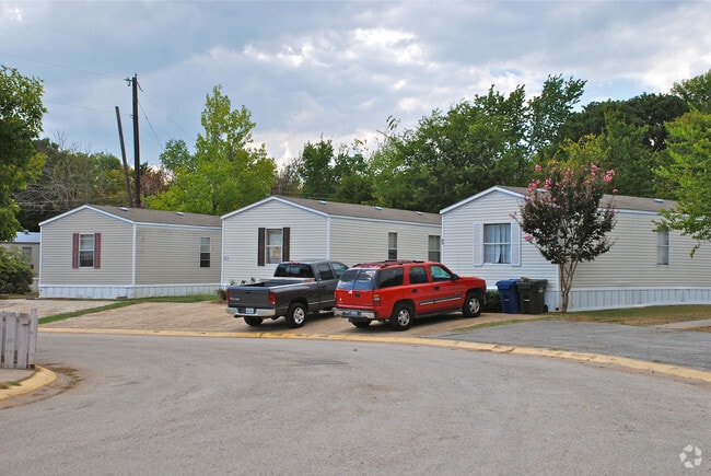 Building Photo - Kimberly at Creekside