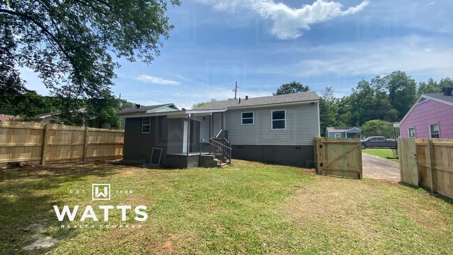 Building Photo - 2-Bed Home in Oakridge Community