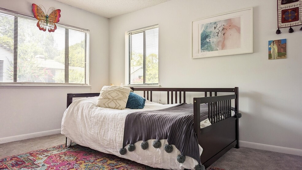 Building Photo - 24 Finch Trl NE