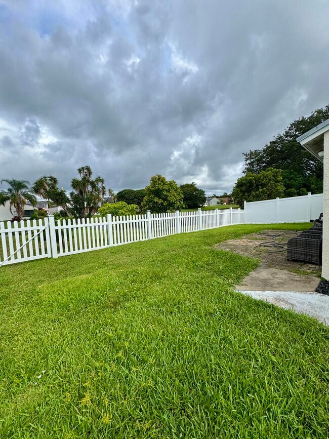 Building Photo - 64 Paxford Ln