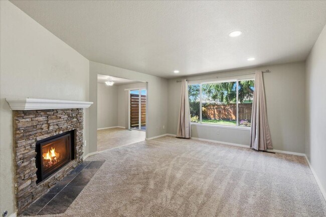 Building Photo - 3bd/2ba Granite Falls Home