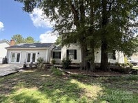 Building Photo - 12006 Woodside Falls Rd