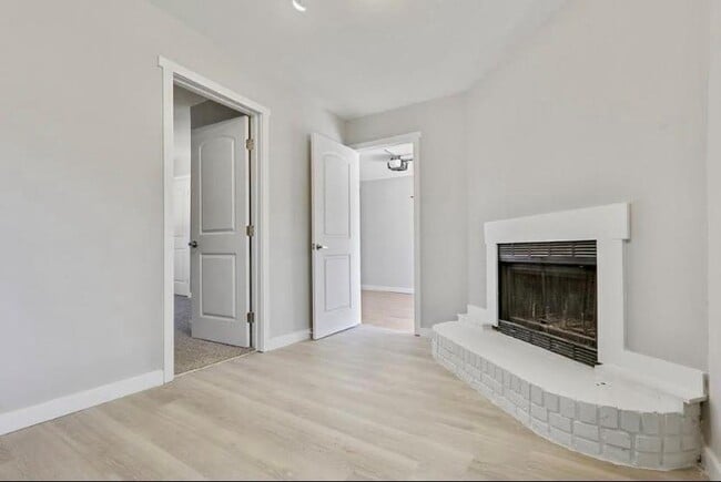 Building Photo - 1382 Bennett Rd