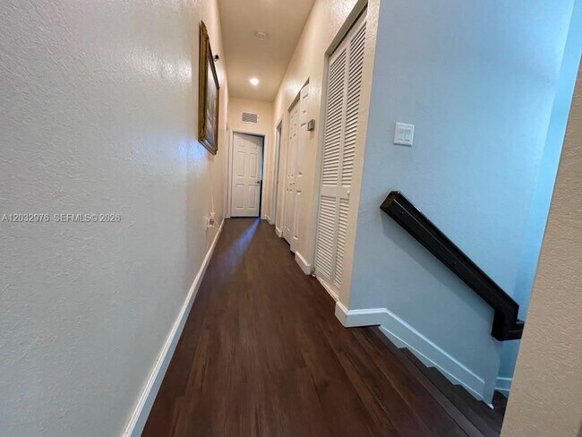 Building Photo - 25320 SW 115 Ct