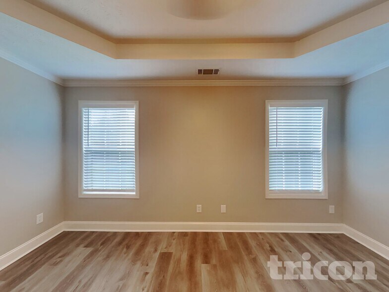 Building Photo - 287 Huntington Dr