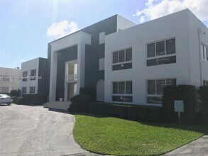 Building Photo - 9920 Collins Ave