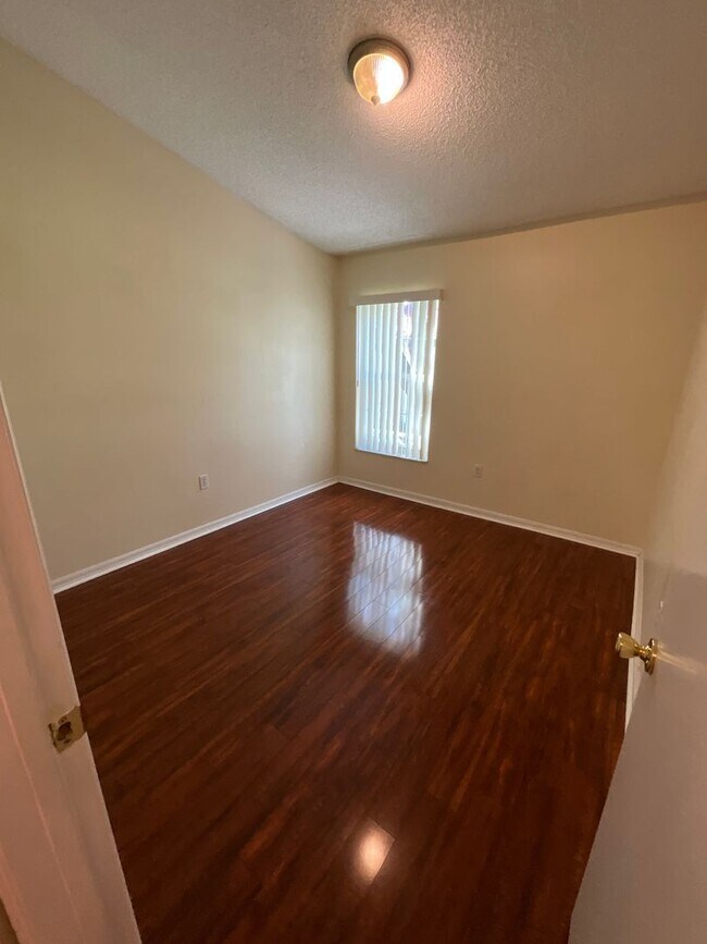 Building Photo - Beautiful 3/2 Condo in Osprey at the Oaks!