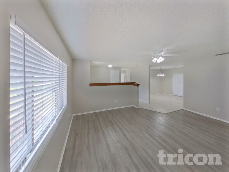 Building Photo - 3717 Coppertree Cir