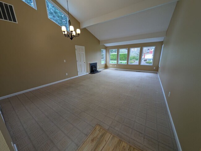 Building Photo - Hidden Gem in Southworth. Minutes from Waterfront & Ferry Terminal. Available NOW!