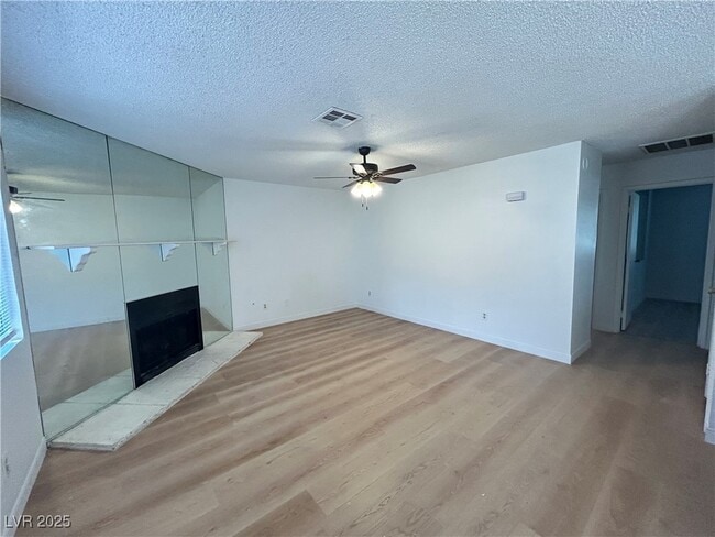 Building Photo - 725 Rock Springs Dr