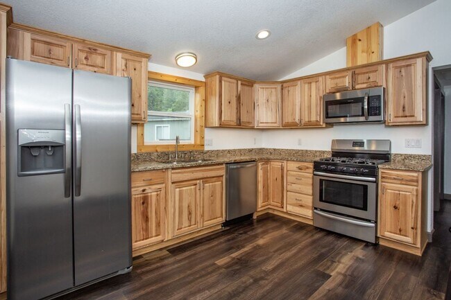 Building Photo - 3 Bedroom, 2 Bath Home in French Creek