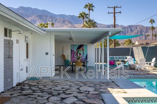 Building Photo - 980 N Buttonwillow Cir