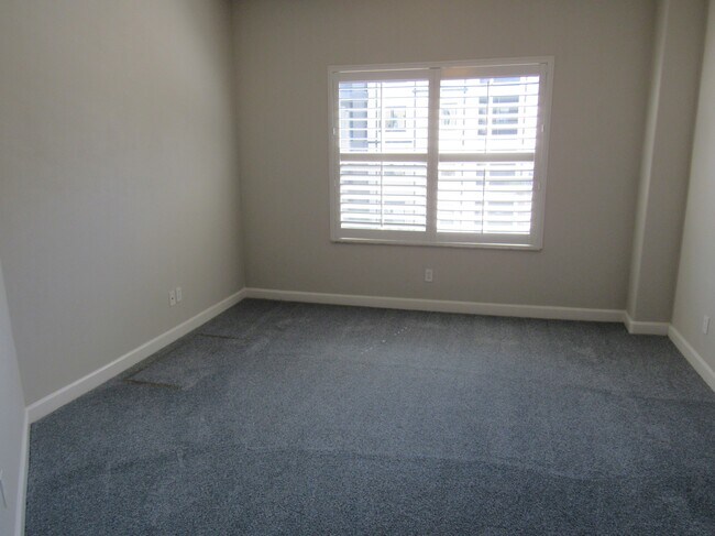Building Photo - 424 Luna Bella Ln