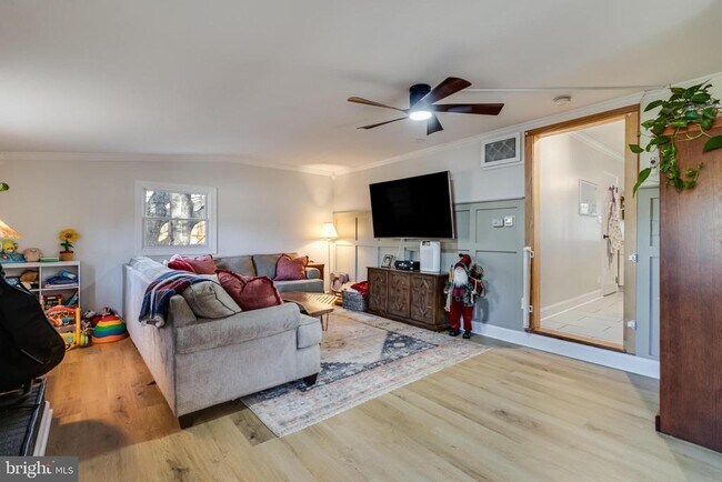 Building Photo - 40905 Spring House Ln