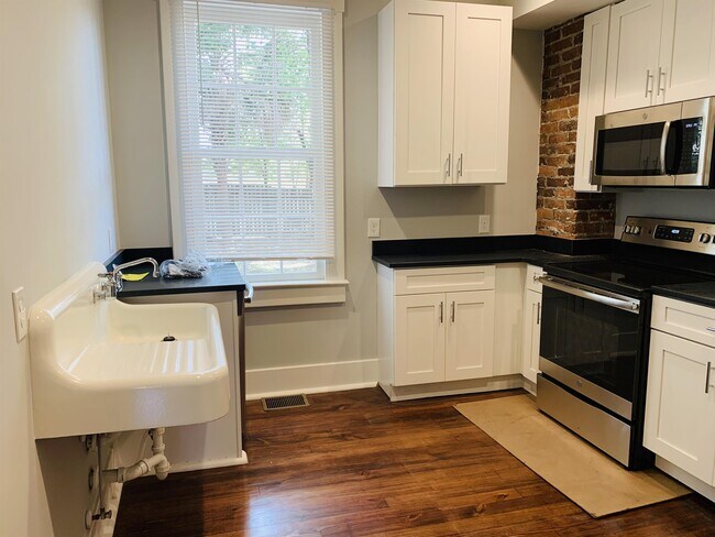 Building Photo - 412 Seiler Ave