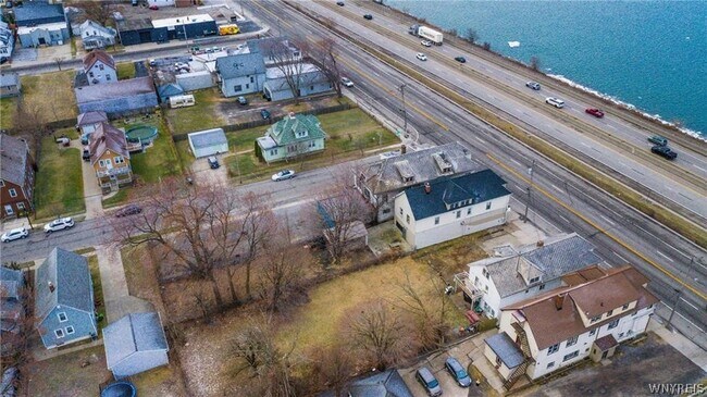Building Photo - 2877 Niagara St