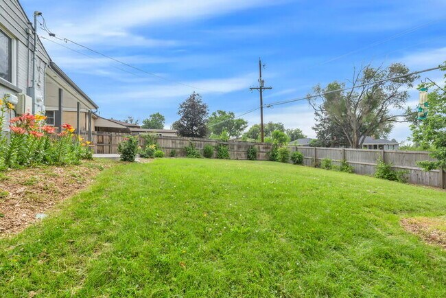 Building Photo - 6260 W 61st Ave