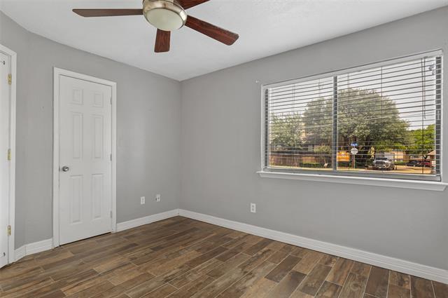 Building Photo - 2312 Balsam Dr