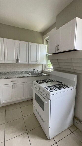 Building Photo - 18 Atlantic St