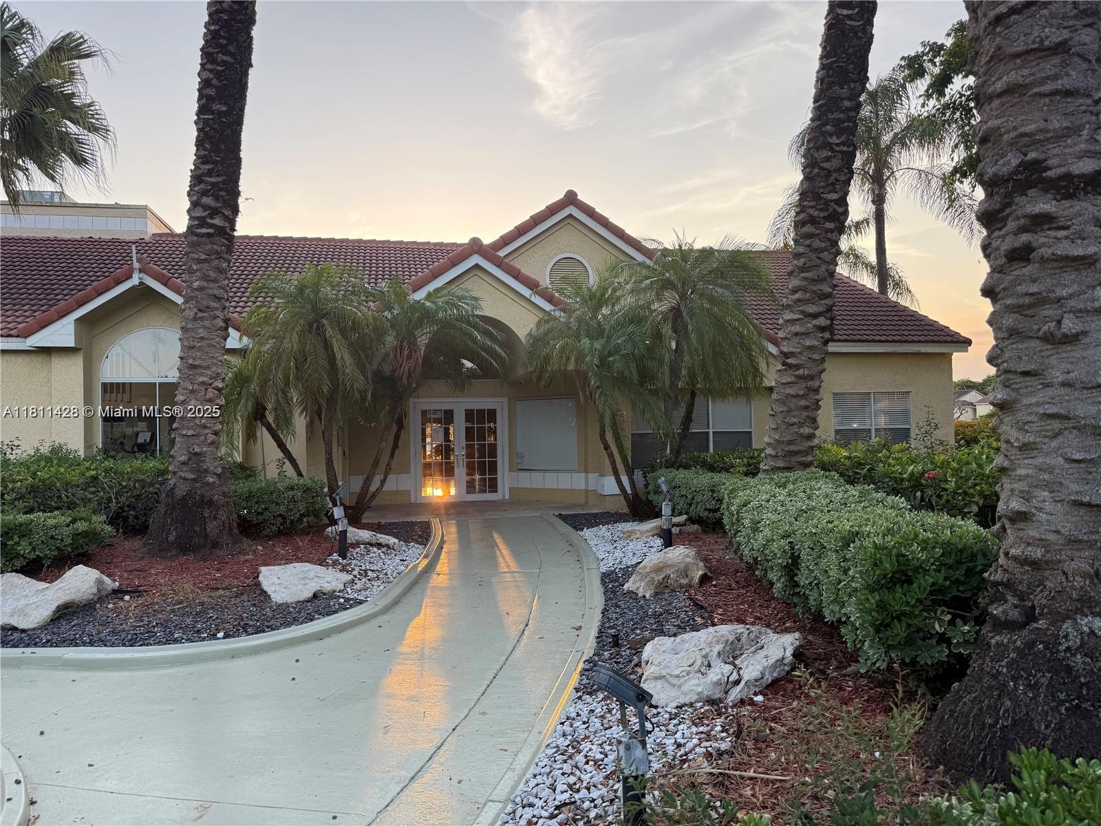 Building Photo - 12510 Vista Isles Dr