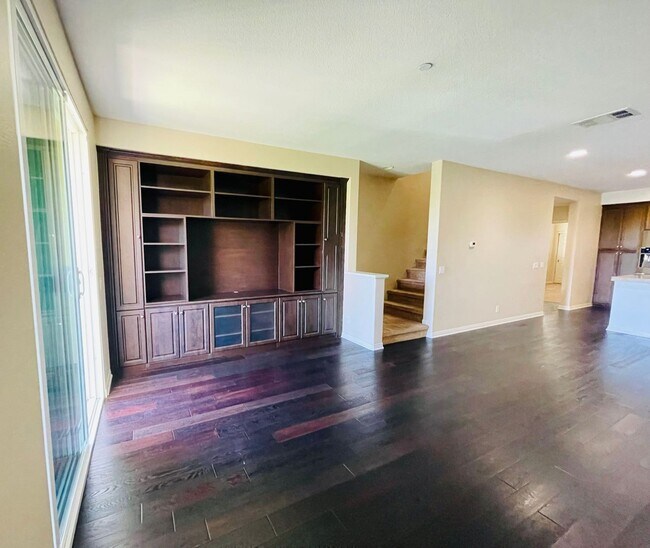 Building Photo - Condo Located in the Gorgeous Columbus Grove