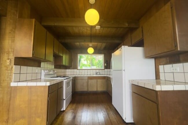 Building Photo - Steps from the Sand – Oceanfront Rental Av...