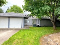 Building Photo - Spacious 4 Bedroom, 2 Bath Home with Large Yard -