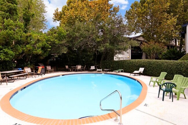 Building Photo - 9009 Richmond Ave.