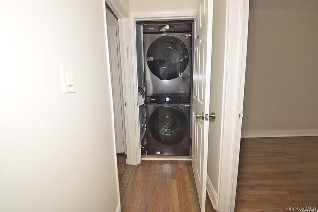 Building Photo - 75-03 197th St