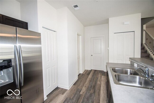 Building Photo - 12035 Zircon Ln